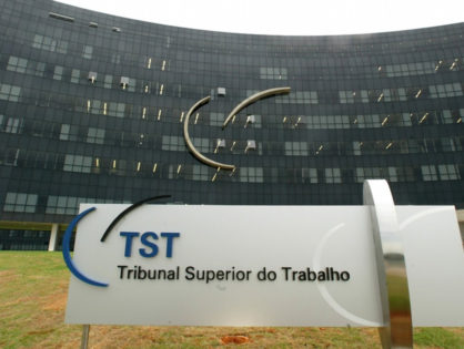 Salário superior a 40% do teto da Previdência não afasta direito à justiça gratuita